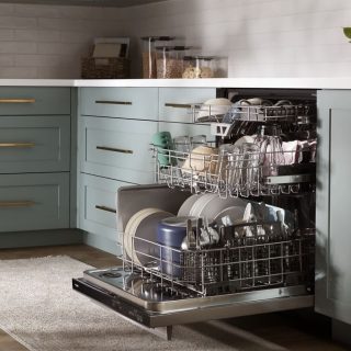If your clients are building a house suitable for a young family or for those who love entertaining, then send them to SPACE by THYNK to specify @whirlpoolaustralia dishwashers.⁠
⁠
Have you ever loaded the dishwasher to find that you just can't fit all your oddly shaped items? Whirlpool has the perfect solution. With the extra rack space in Whirlpool Dishwashers, you can fit those larger and more difficult items. Amazing!⁠
⁠
#WhirlpoolHomeSolutions #WashAwayTheWorry